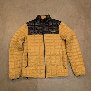 The North Face Men's S Thermoball Eco Jacket Flaws